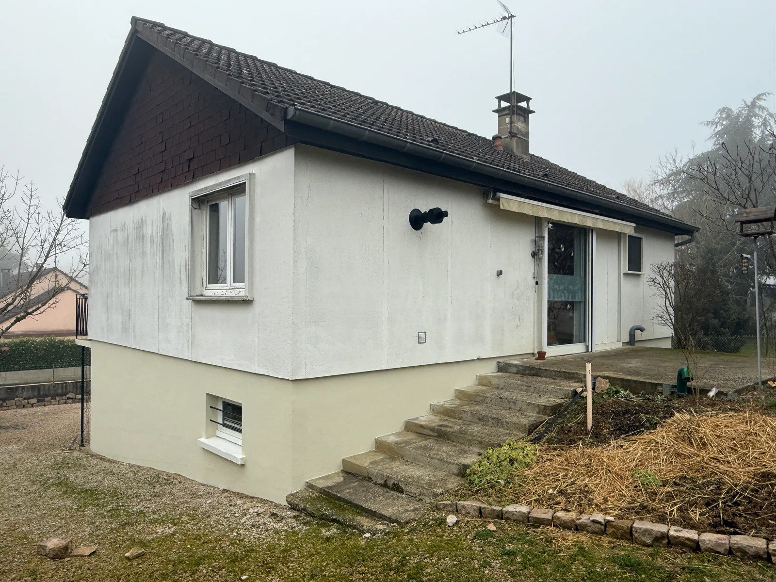 Isolation des murs par l'extérieure (ITE) UNISO — avant travaux