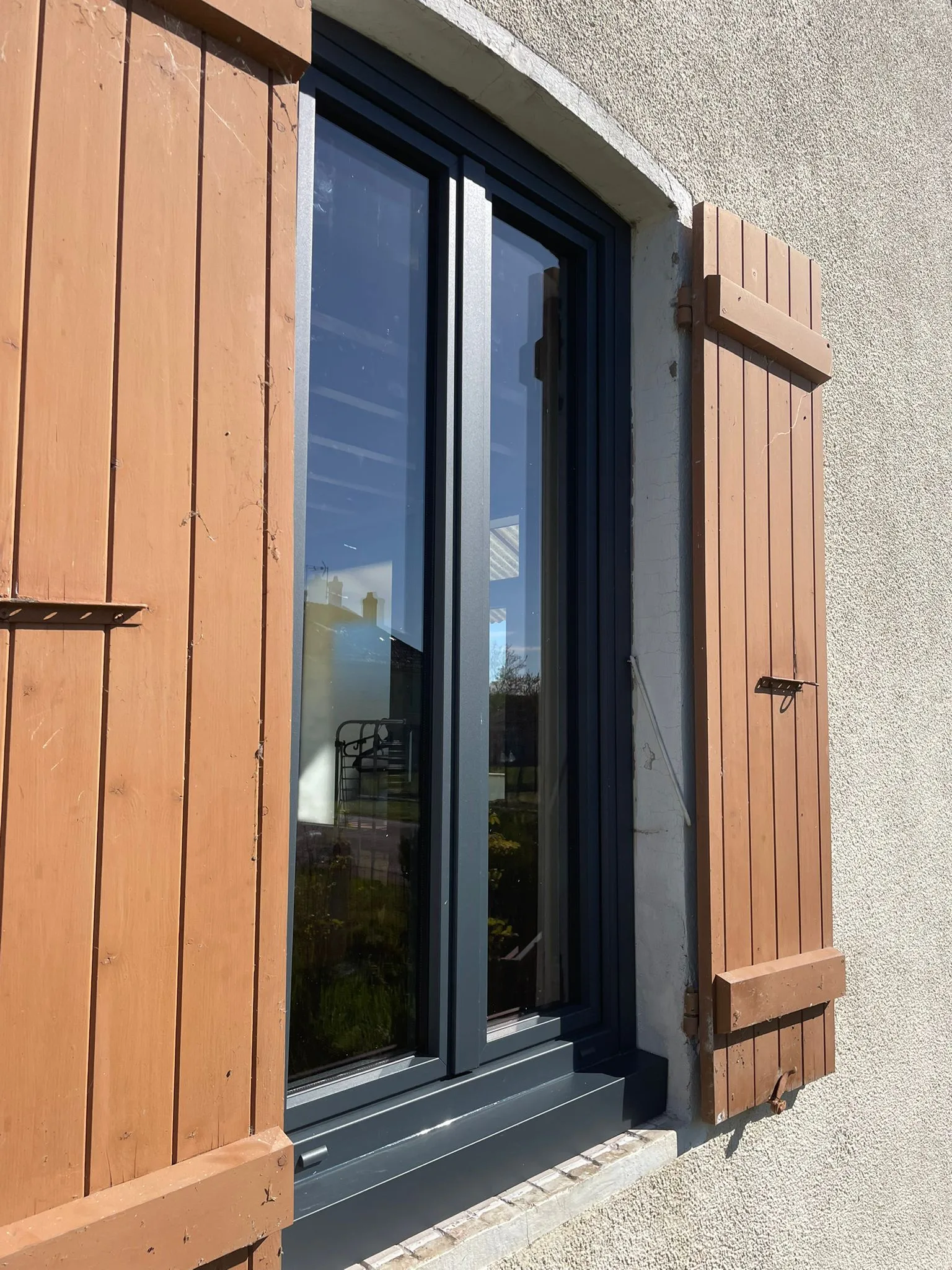 Remplacement de fenêtres PVC sur mesure à Beaurepaire-en-Bresse — avant travaux